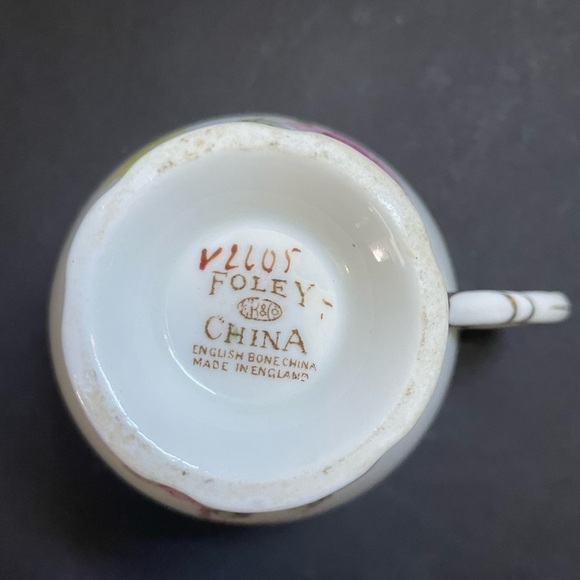 Foley bone china vintage footed teacup - Picture 9 of 9